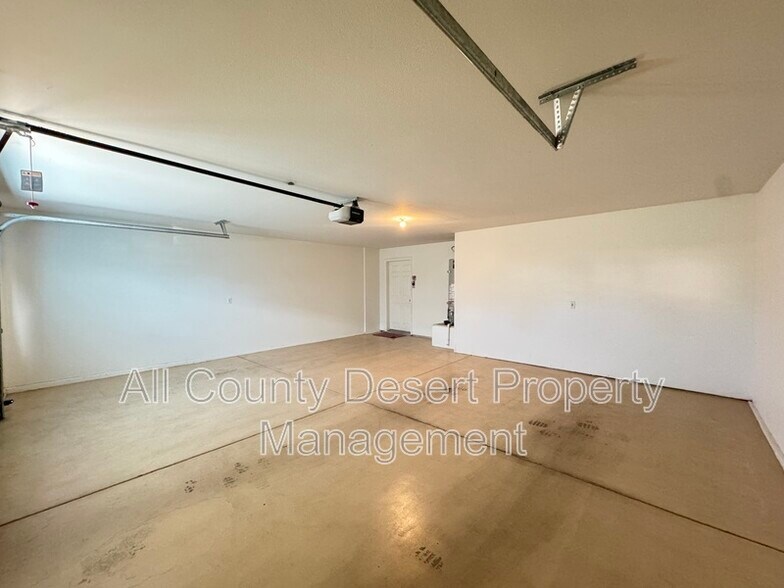 Building Photo - 28175 Avenida La Paz