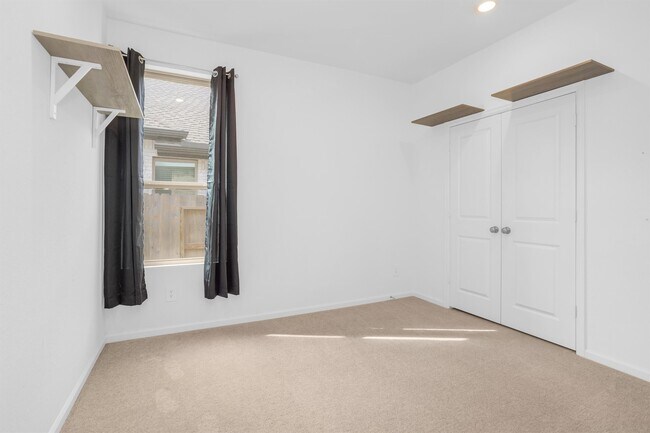 Building Photo - 15619 Rising Wren Ct