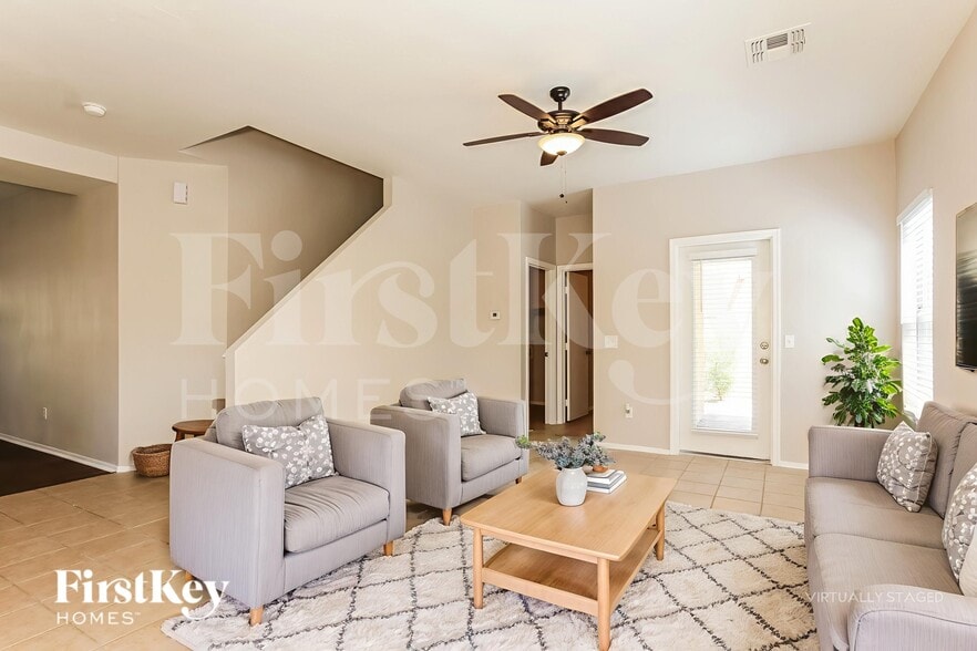 Building Photo - 2127 S Luther