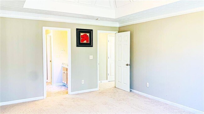 Building Photo - 4445 Scotland Ct SW