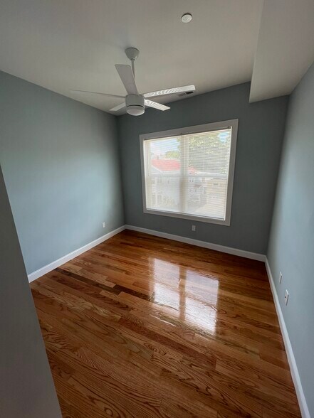 Building Photo - 126 Cross St