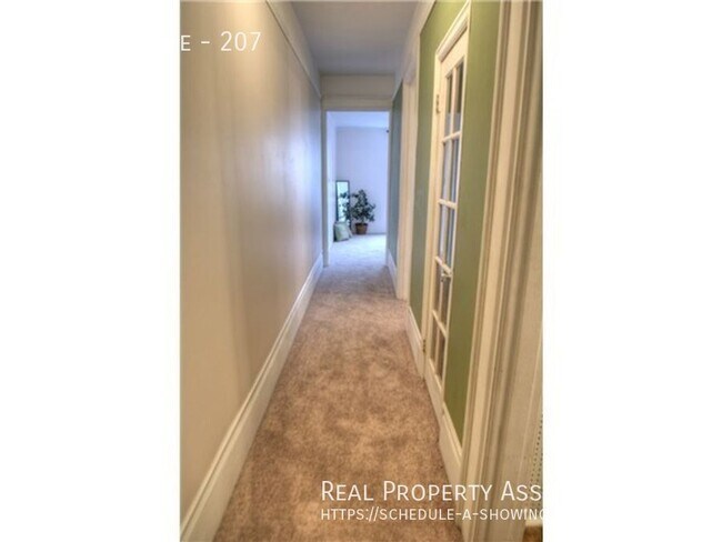 Building Photo - 403 Terry Ave