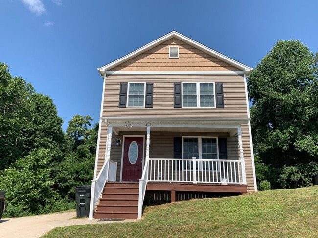 Building Photo - 2 Story House off Lakeside Drive.
