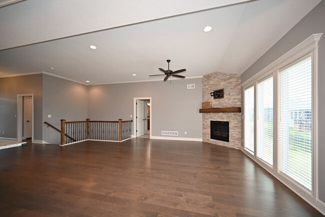 Building Photo - 7465 NW Douglas Ct