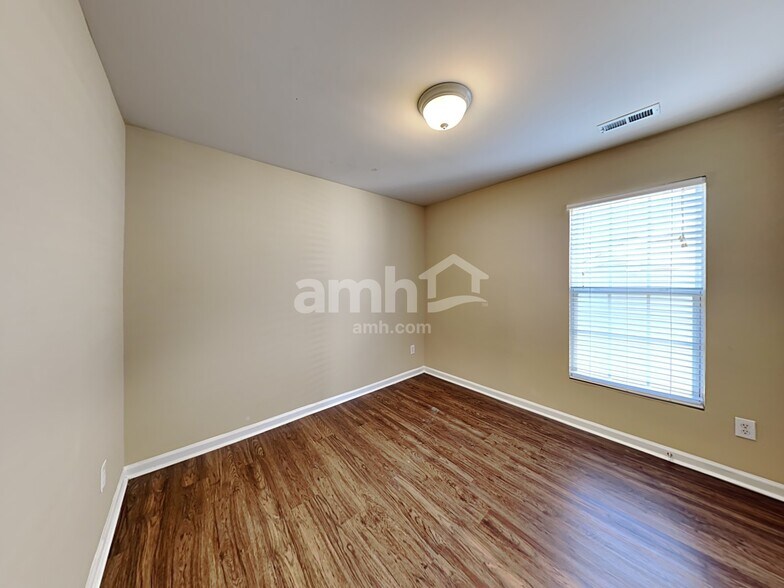 Building Photo - 5102 Wetlands Dr