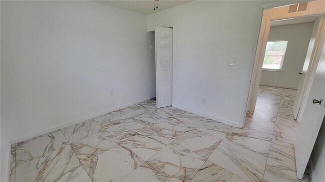 Building Photo - 3048 Bonkirk Dr