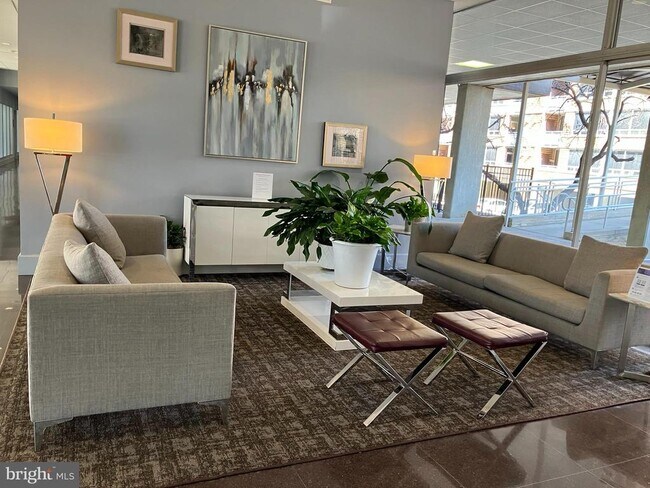 Building Photo - 355 I St SW