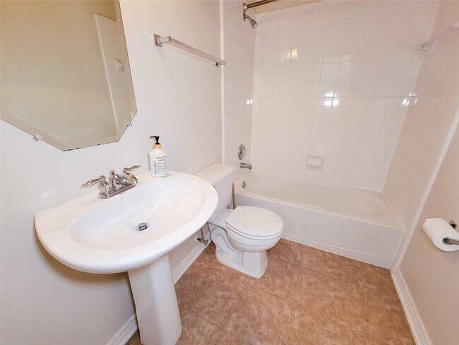 Building Photo - 25219 Piney Heights Ln