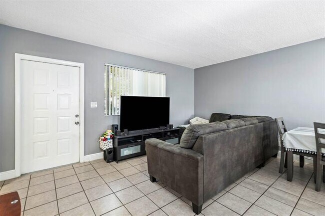 Building Photo - 1831 NW 94th Ave