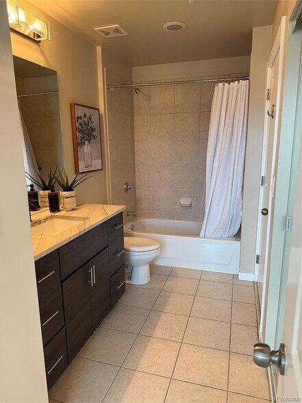 2nd bathroom - 1700 Bassett St