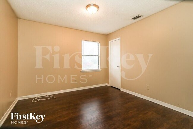 Building Photo - 4140 Grenshaw Ct