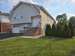 Building Photo - 318 E 54th St