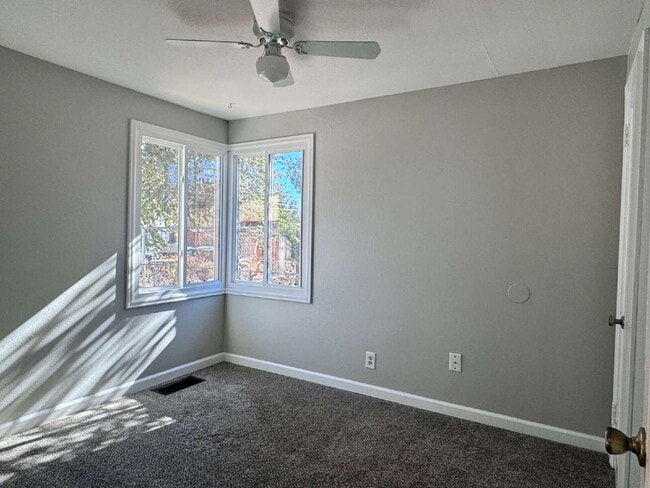 Building Photo - Charming 2 Bedroom Recently Updated Home In Aurora!! Convenient Location just Moments From UCHeal...