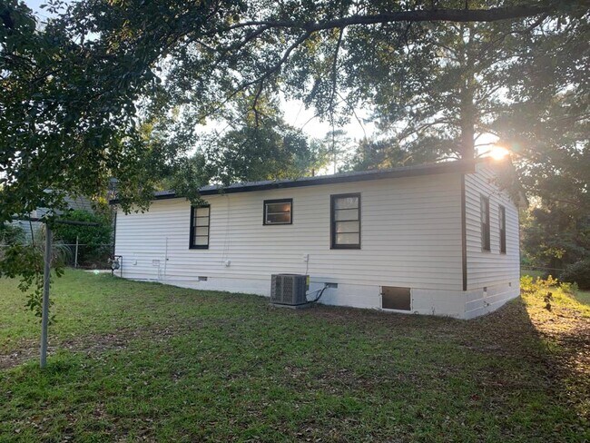 Building Photo - 324 Mays Ave