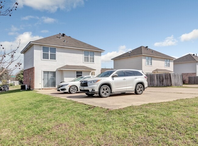 Building Photo - 2400 Pintail Loop