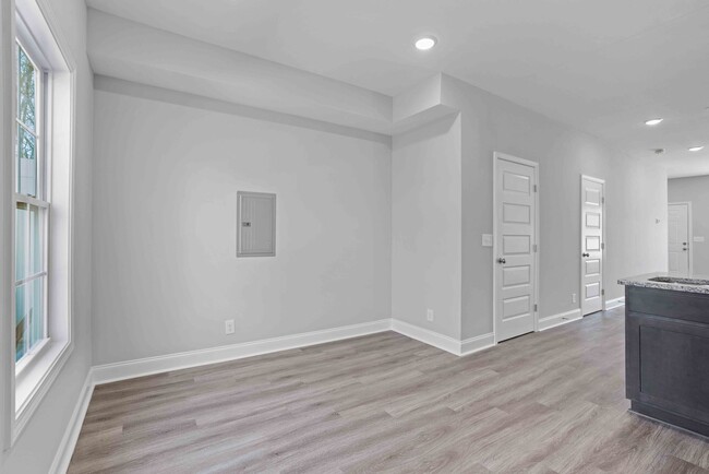 Building Photo - 15 Highland Blf Wy