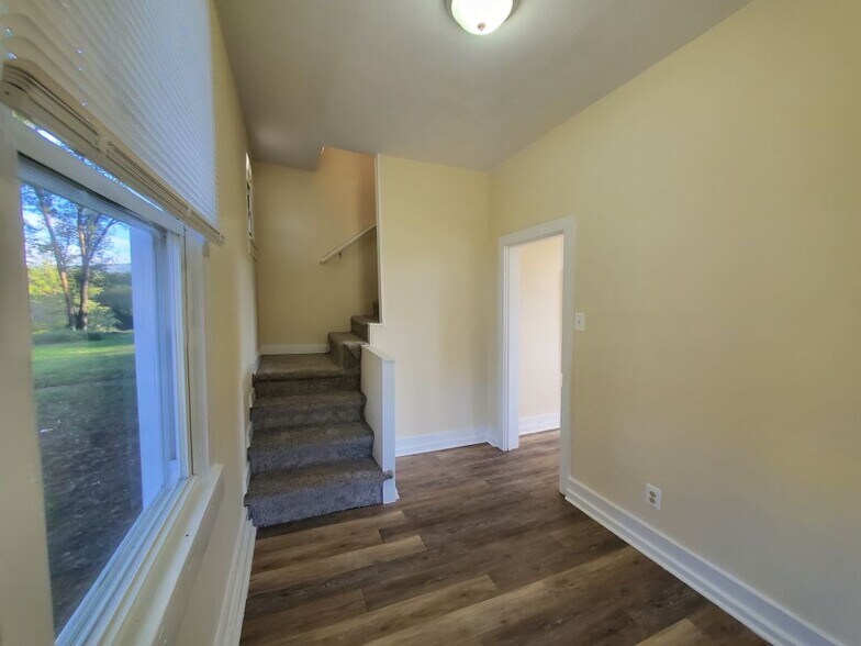 Building Photo - 398 Catlett Mountain Rd