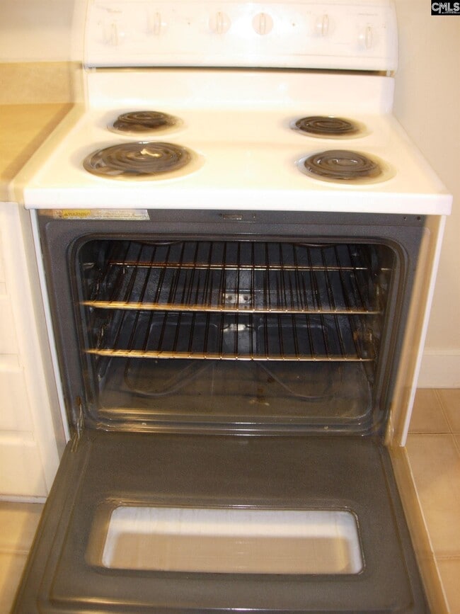 Building Photo - 704 S Bonham Rd