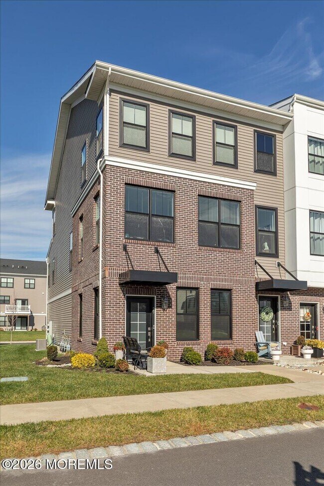 Building Photo - 29 Midway Rd N