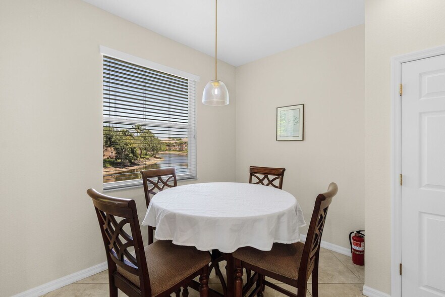 Building Photo - 9651 Spanish Moss Way