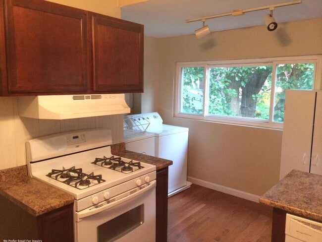 Building Photo - 5744 Elmer St