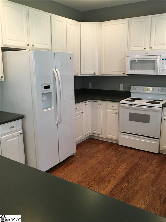 Building Photo - 30 Halehaven Dr