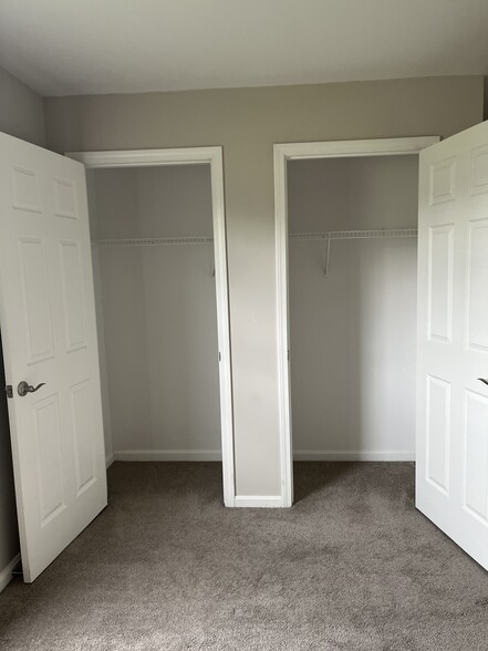 Building Photo - 176 Deerfield Ct