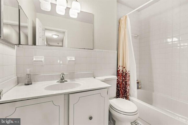 Building Photo - 10855 Lockwood Dr