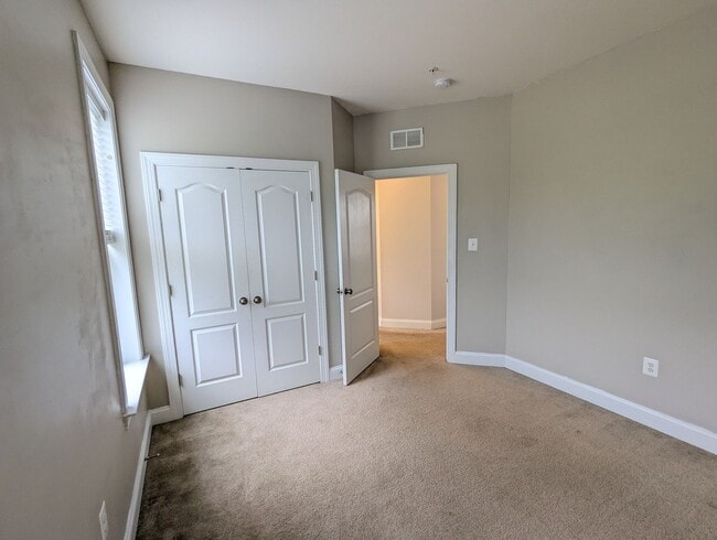 Building Photo - STUNNING Single Family Home in Brunswick C...