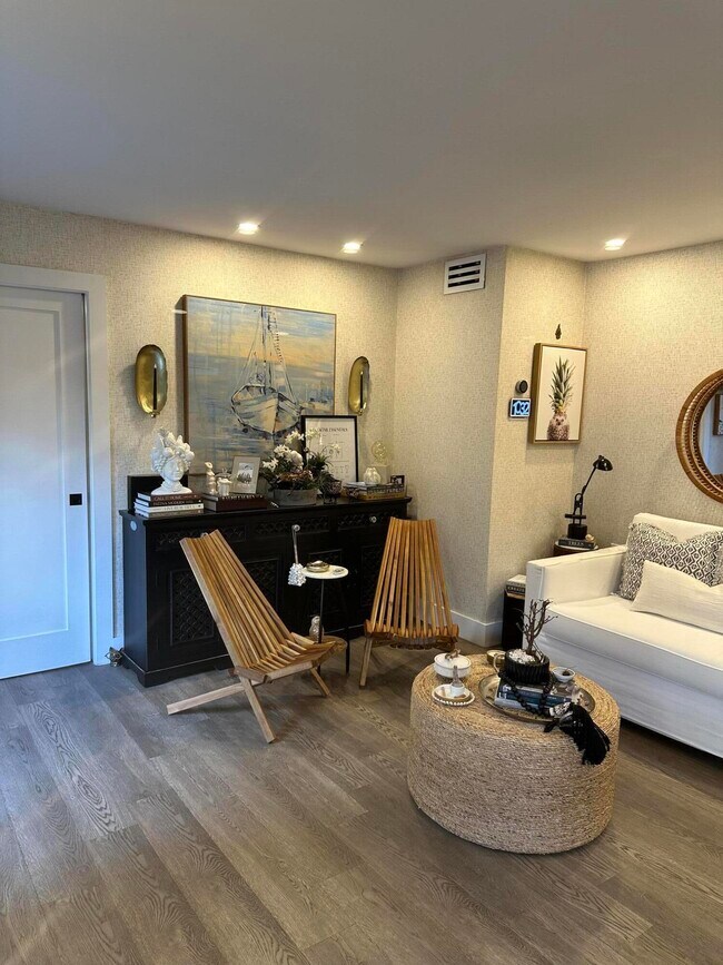 Building Photo - 1605 S US Hwy 1