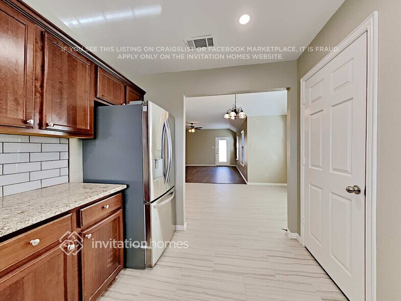 Building Photo - 2308 Arrowhead Dr