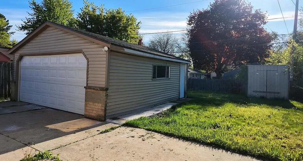 Building Photo - 6463 N 55th St