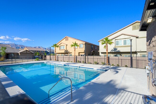 Building Photo - NW 3 Bedroom Townhouse!! Gated Community P...
