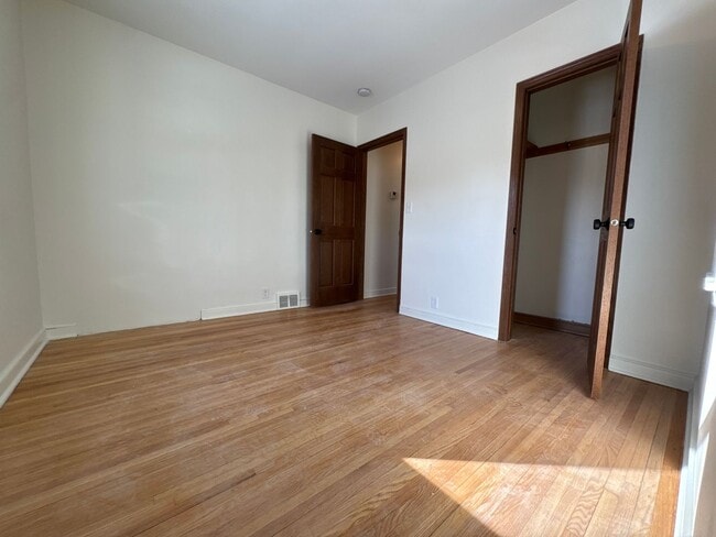 Building Photo - Single Family Home - GREAT Location - High End Finishes