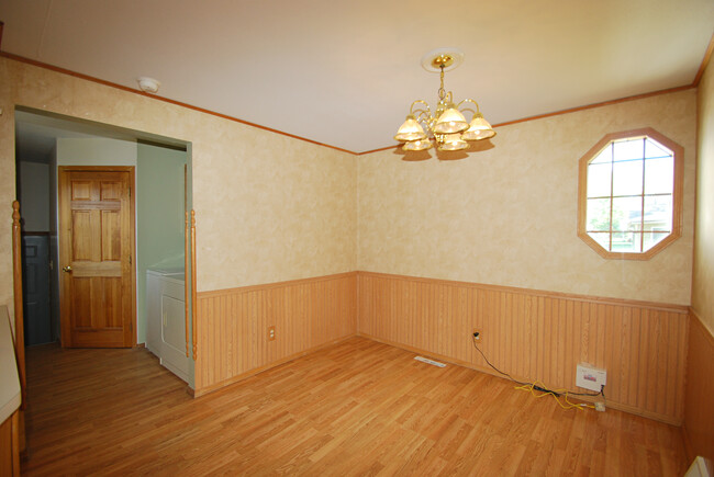 Dining Room - 609 14th Ave