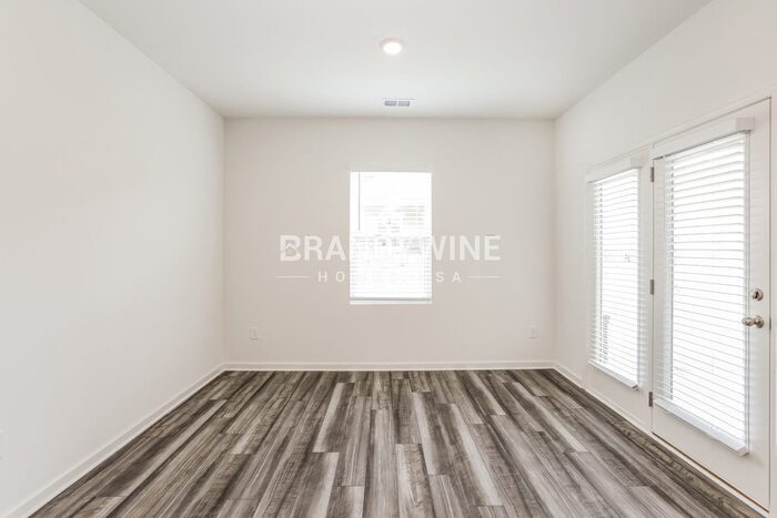 Building Photo - 7533 Saffron Ave