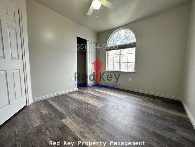 Building Photo - 550 E Single Family Home