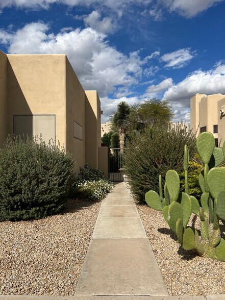 Building Photo - 9070 E Gary Rd