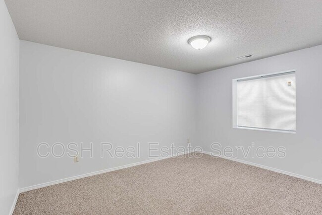 Building Photo - 1046 E Karla Ct