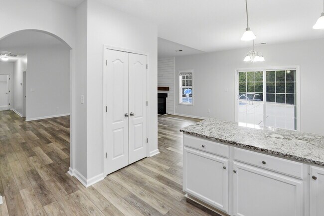 Building Photo - 124 Regatta Way