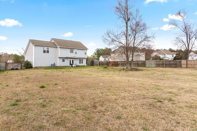 Building Photo - 111 Louie Ln