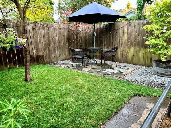 Building Photo - 5530 NE 7th Ave