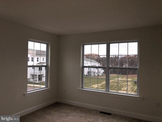 Building Photo - 120 Woodwinds Dr
