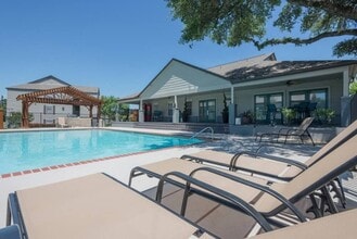 Building Photo - Elevate Apartments