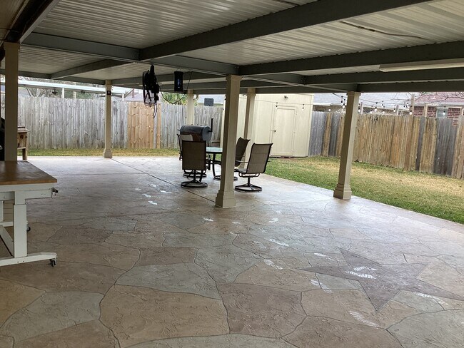 Building Photo - 17046 Clan MacIntosh Dr