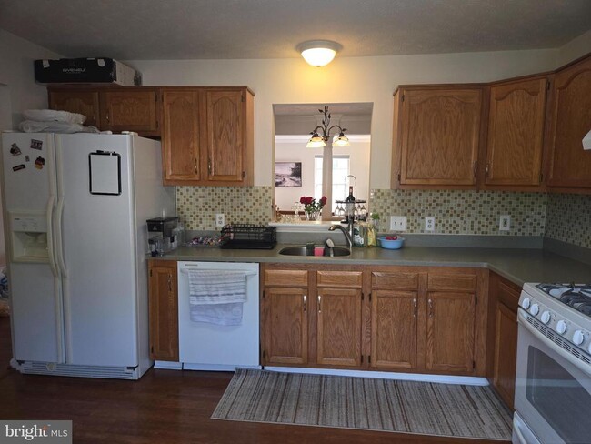 Building Photo - 206 Park Brook Ct