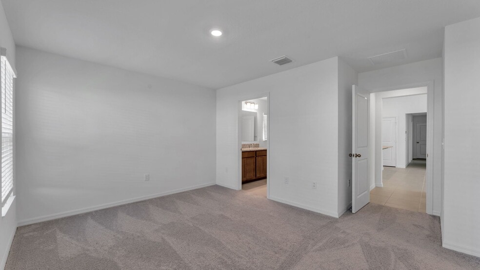 Building Photo - 623 Alder Ln