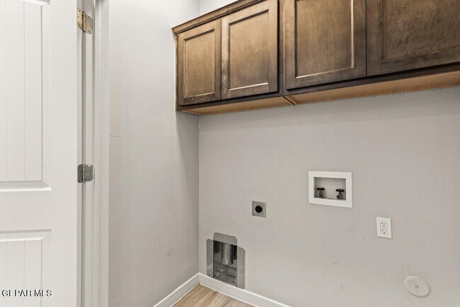 Building Photo - 14824 Harry Flournoy Ave