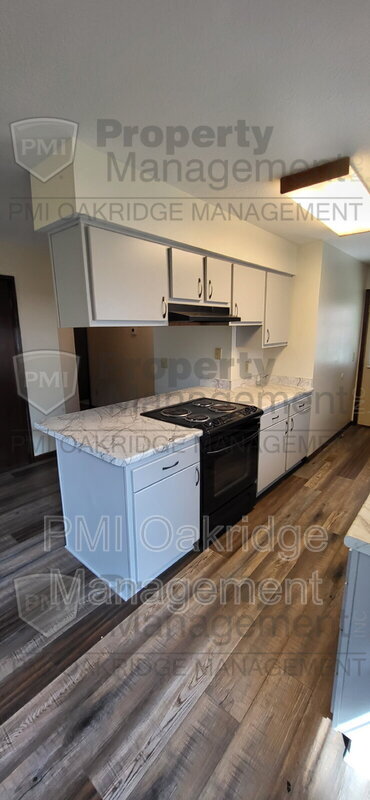 Building Photo - 265 Woodlawn Dr