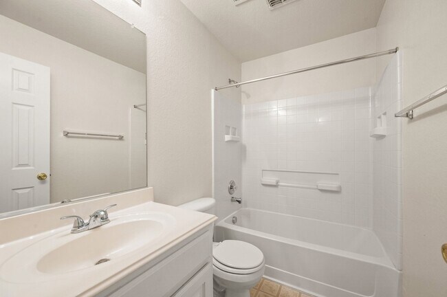 Building Photo - 12113 Thicket Bend Dr